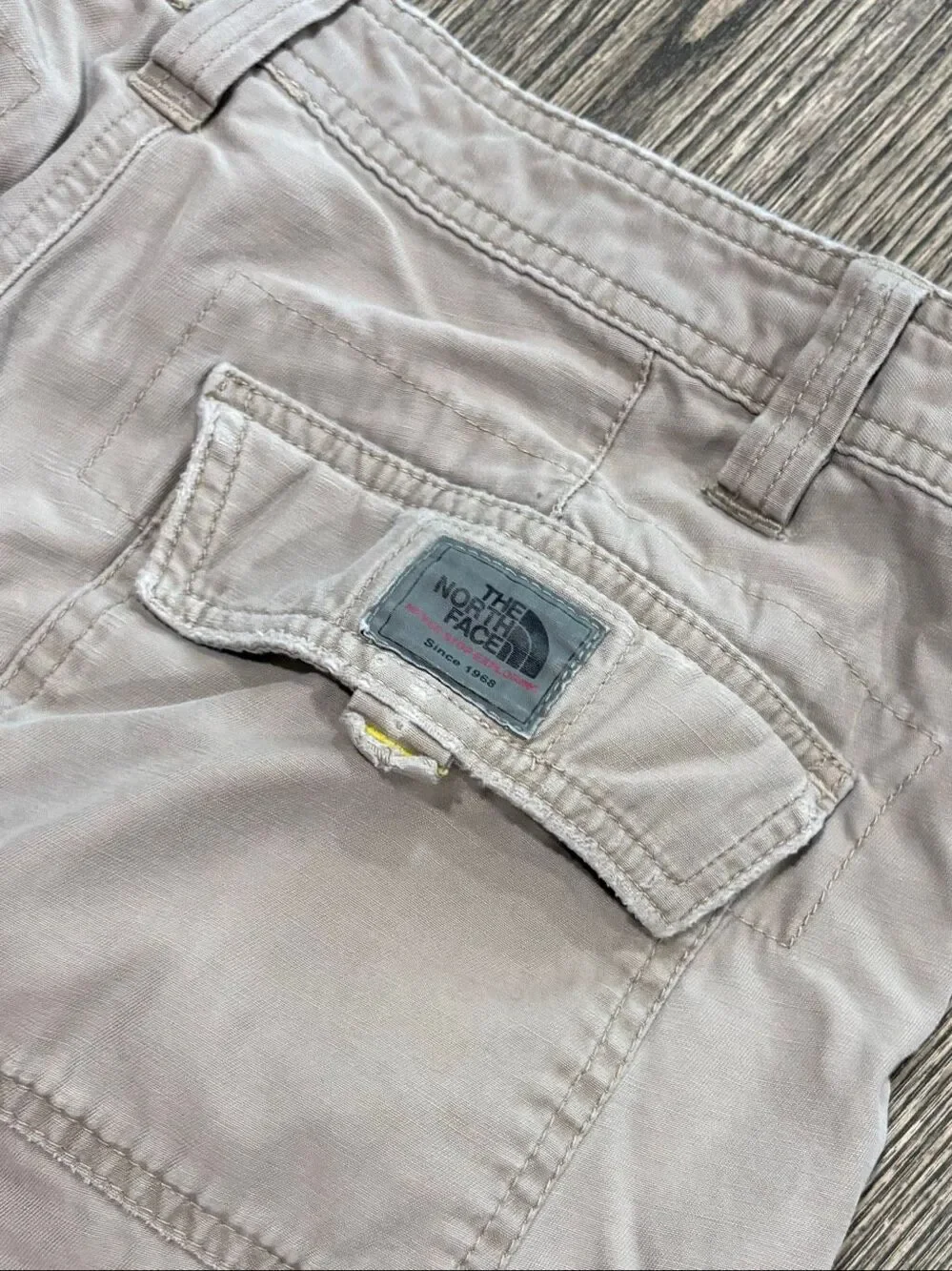 The North Face Mens Cargo Shorts Mid Rise Multiple Pockets Cotton Beige Size 32